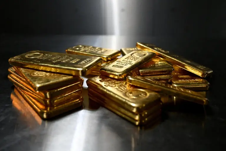 现货黄金价格走势图,金价在美伊停火消息后反弹至4,092美元附近