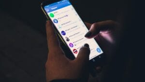 Telegram应用图标与FSB涉恐指控的跨资产合规风险