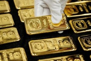 黄金价格下跌与中东冲突示意图