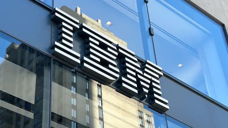 IBM股价暴跌,显示AI盈利预警对市场冲击