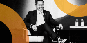 Strategy CEO Phong Le 接受彭博电视采访的画面