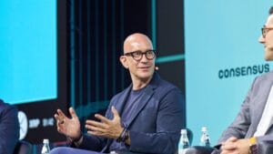 Securitize CEO Carlos Domingo 在 Consensus Miami 2026 上发言