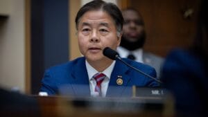 美国国会大厦穹顶与AI监管符号叠加的概念图