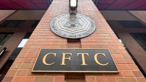 美国商品期货交易委员会(CFTC)华盛顿总部外景,被用于预测市场合规指引报道配图