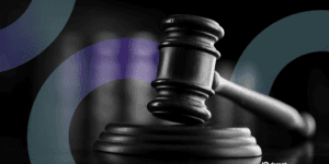 法官法槌与法院文件，背景为加密货币符号，暗示Tether相关银行资金民事没收案件
