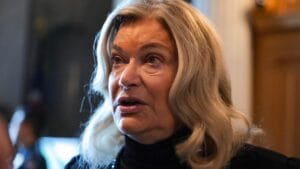 美国参议员 Cynthia Lummis（怀俄明州共和党人），Clarity Act 主要谈判人之一