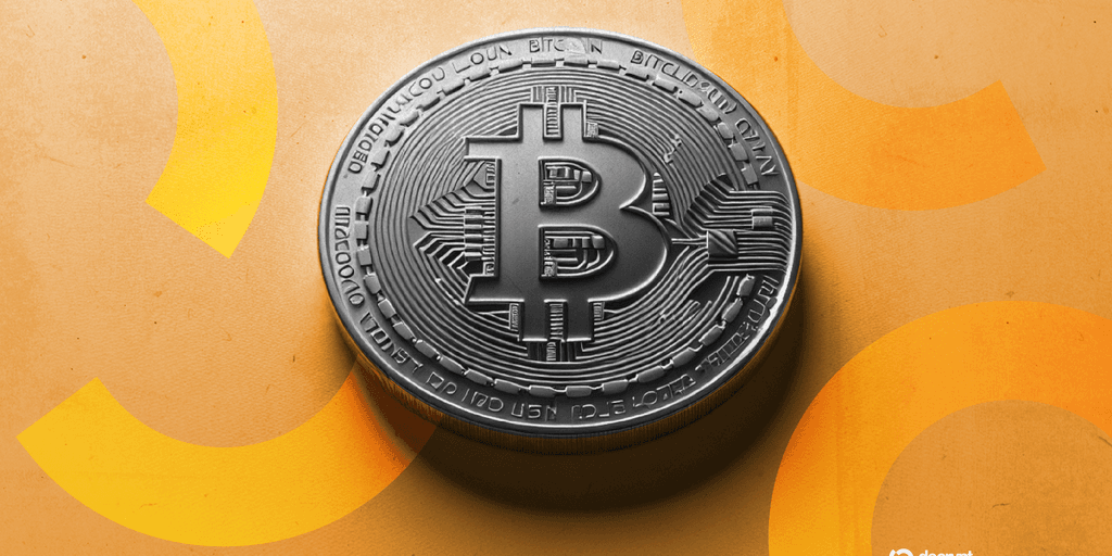 美国现货比特币ETF连续七日资金净流入柱状图,BTC同期价格站上84,020美元