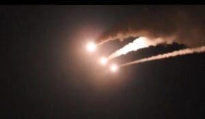 美军对伊朗火箭发射器实施军事打击后原油跳涨、美债收益率上行与跨资产再定价