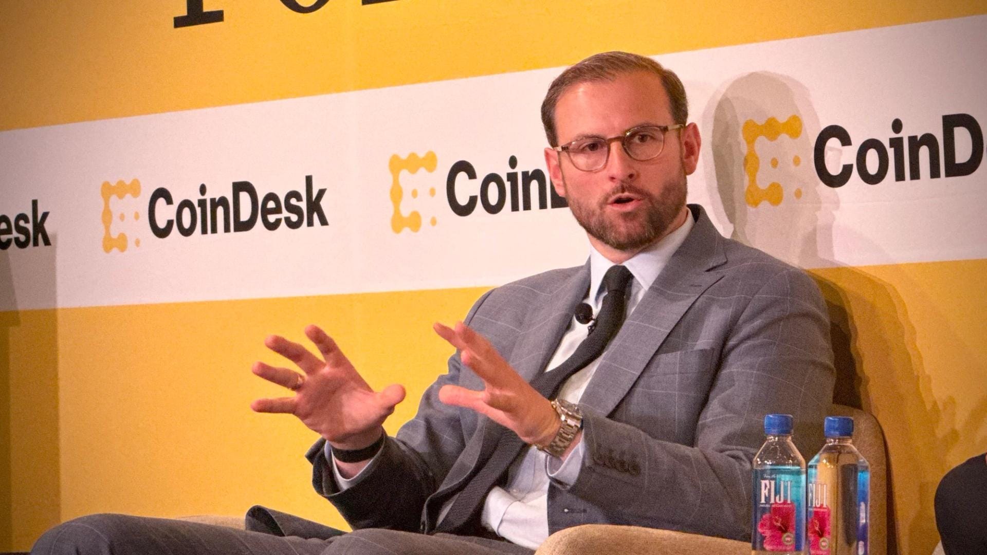 白宫 crypto 顾问 Patrick Witt 于 2026 年 9 月 22 日在 CoinDesk 政策与监管活动上发言