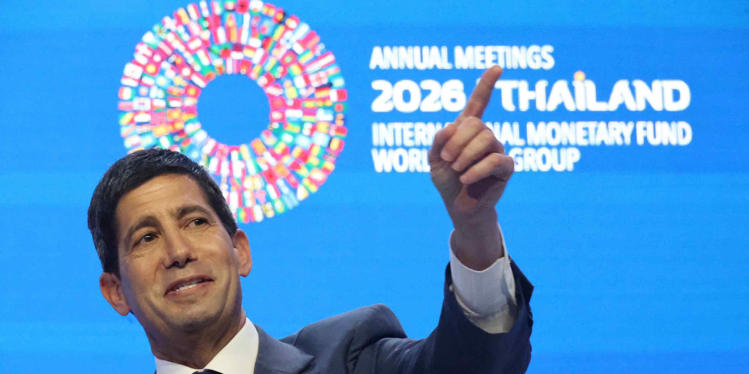 美联储主席Kevin Warsh在曼谷IMF/世行年会Fireside Chat上发言，谈及AI投资与金融稳定风险