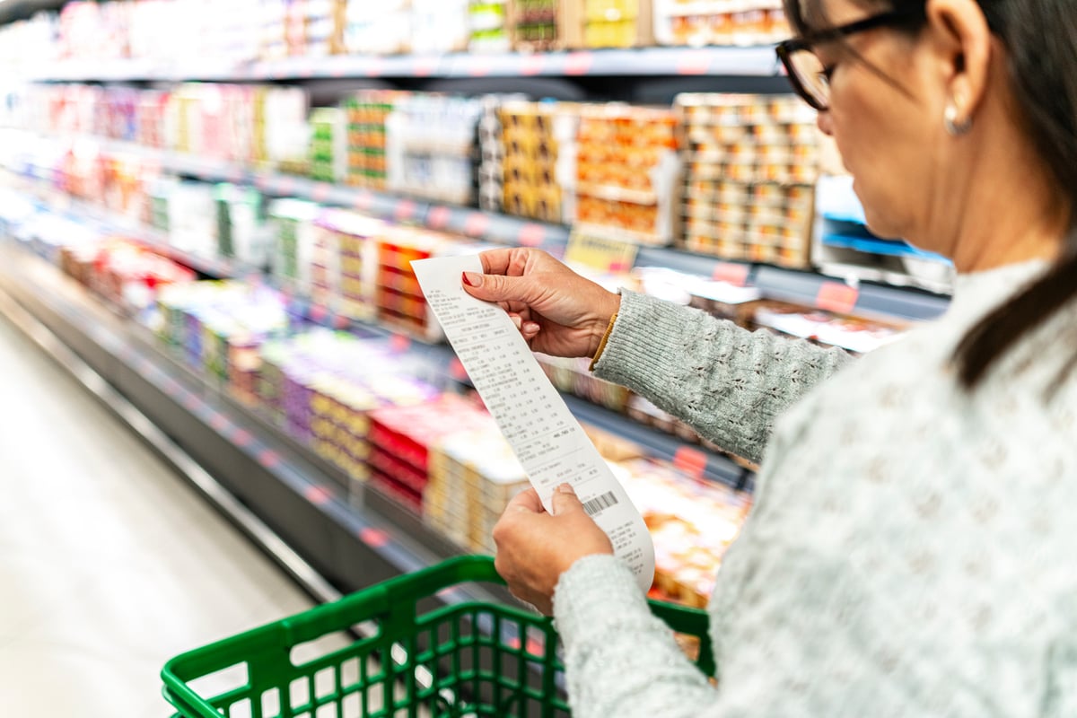 美国劳工统计局发布的城市薪资者CPI-W 3.9%与2027年社保COLA 3.6%对比示意图