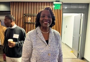美联储理事库克在纽约联储活动上发言，警示AI基建可能推升2027年通胀风险